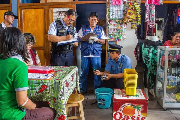 Hallan productos vencidos y de dudosa procedencia en operativo sorpresa