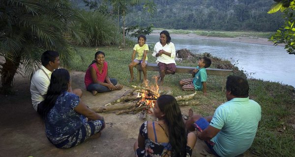 Becas en educación a jóvenes indígenas ayudan a preservar lenguas originarias