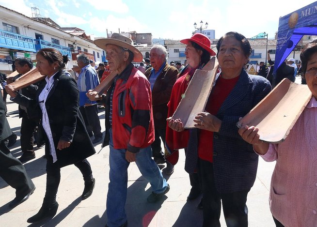 Ayllus y panacas del Cusco se juntan para reconstruir el Templo de San Sebastián (FOTOS)