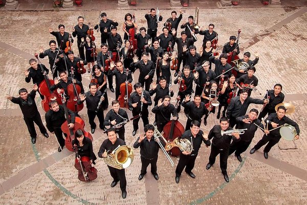 Rinden homenaje a músicos cusqueños con concierto de gala