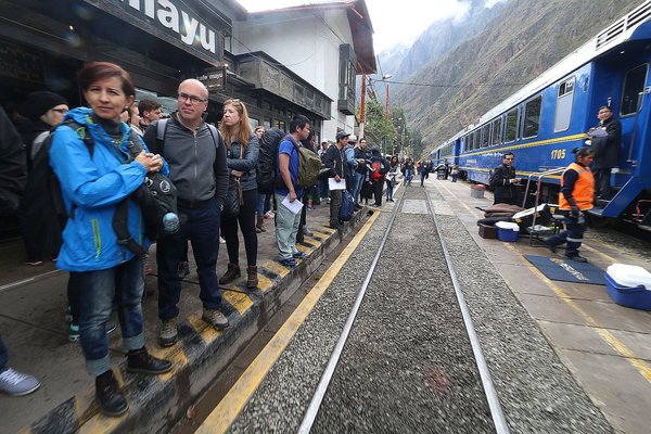Suspenden servicio de tren Cusco - Machu Picchu por paro (FOTOS)