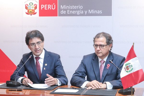 Firman convenio para impulsar masificación del gas de Camisera