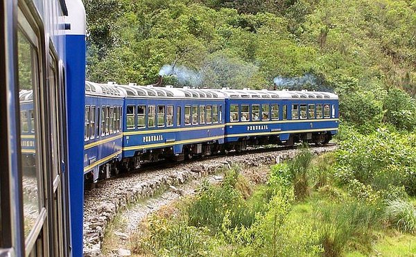 Suspenden tren en la ruta Cusco - Puno - Arequipa por manifestaciones en el sur del Perú