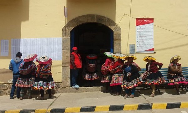 Juntos pagará a familias por llevar a sus hijos al colegio y centros de salud