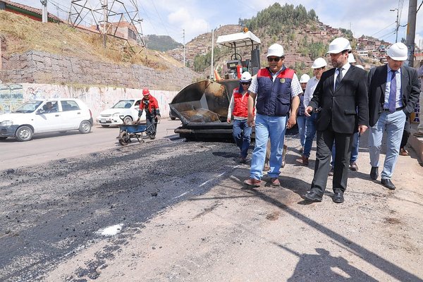 Continúa trabajo de asfaltado de la salida de Cusco vía Puquín - Arco de Tica Tica