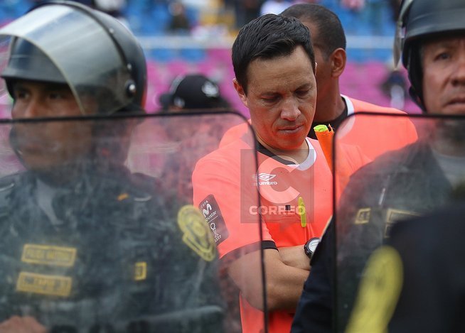 Copa Perú: Batalla campal en el Deportivo Garcilaso VS. Deportivo Llacuabamba (FOTOS)