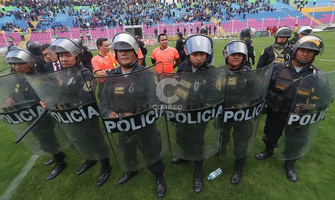 Copa Perú: Batalla campal en el Deportivo Garcilaso VS. Deportivo Llacuabamba (FOTOS)